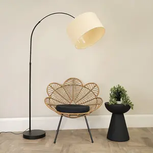 ValueLights Louis Black Arched Curved Floor Lamp with Natural Wicker Drum Lamp Shade