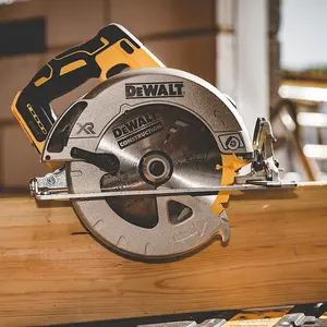 DeWalt DCS570P2 18v Brushless XR 184mm Circular Saw - 2 x 5.0ah Batteries + Case