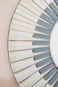 MirrorOutlet All Glass Stylised Round Wall Mirror 80 x 80cm