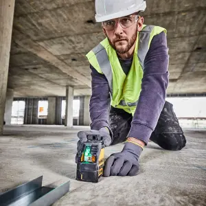 DeWalt 50m Green Cross line self-levelling Laser level