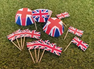 Union Jack Cupcake Cases & Flags Toppers Kings Coronation 96 Piece Cupcake Set