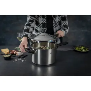 Kuhn Rikon Duromatic Inox Stainless Steel Pressure Cooker for All Hobs, Long Handle 2.5L / 20cm