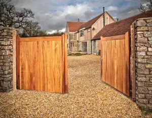 Iroko Highampton Gates 3/4 1/4 Split - 3.9m Total Width x 1.2m High - Large Gate Right Hand