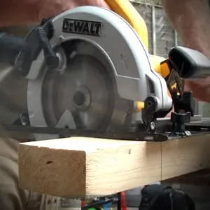 DeWalt 1350W 240V 184mm Corded Circular saw DWE560-GB