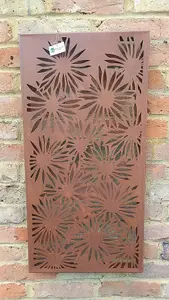 Daisy Decorative Screen Wall Art Plaque 780mm Tall