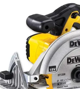 DeWalt DCS391M1 18v Heavy Duty XR Circular Saw + 1 x 4.0ah Batt, Charger + Bag