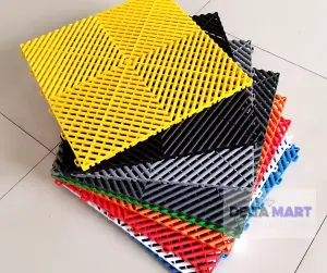 Heavy duty  PVC Interlocking Vented Garage Mat  Yellow Dimensions 40cm x 40cm x 2cm