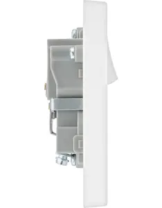 BG Single 13A Gloss White Socket 1 pole