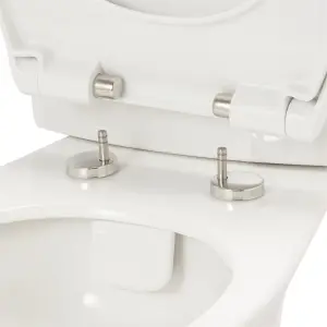 GoodHome Winam White Close-coupled Toilet set with Soft close seat & Close coupled cistern