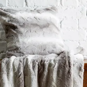 Faux Fur Throw Grey 130 x 180cm. Super warm Nordic style throw