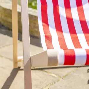 Harbour Housewares - Folding Wooden Garden Deck Chair - Red Stripe