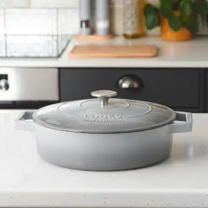 Cast Iron Casserole Set of 2 26cm & 28cm / 4.3L & 5.8L Dishes Oven Proof Enamelled Cast Iron Pans with Lids