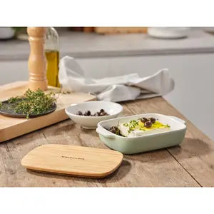 KitchenAid Stoneware Rectangular Dish with Bamboo Lid Pistachio / 20cm