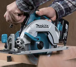 Makita DHS680Z 18v Lithium Brushless Circular Saw 165mm Bare + 2 Extra Blades