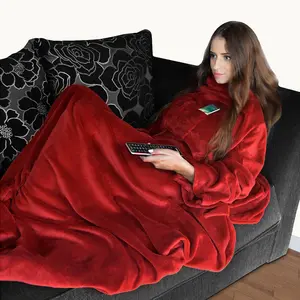 Snugs Deluxe Sleeved Blanket In Red