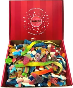 Sweetie Tooth Premium Random Pick & Mix 1Kg Hamper Gift Box - Random Pick & Mix Sweets For Christmas, Valentines, Birthday, Easter, Kids, Father's