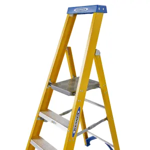 Werner 4 tread Fibreglass Platform step Ladder (H)1540m