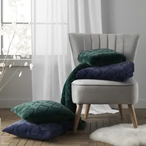 Catherine Lansfield Living Cosy Diamond 43x43cm Cushion Green