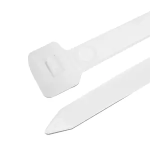 B&Q White Cable tie (L)100mm, Pack of 200