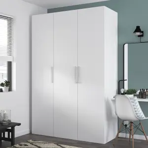 GoodHome Atomia Freestanding Matt white Chipboard Wardrobe (H)2250mm (W)1500mm (D)580mm