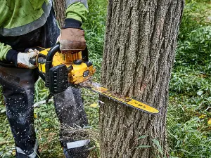 Dewalt DCMCS574X2 FlexVolt Cordless Brushless Chainsaw 45cm Bar 54V 2x 9.0Ah