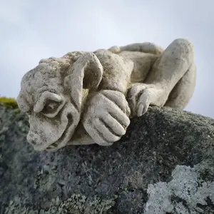 Peeping Gremlin Stone Statue Outdoor Garden Gargoyle Ornament Gothic Grotesque