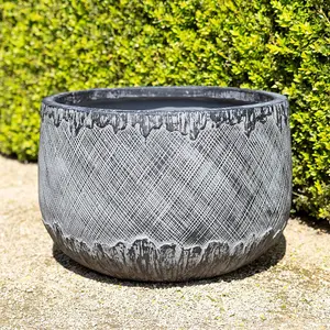 Primrose Pattern Textured Fibrecotta Round Planter In Charcoal 23cm