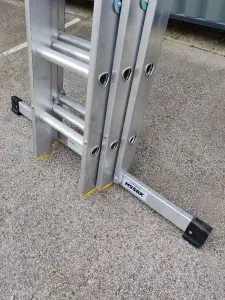 Triple Extension Ladder 3 x 15 Rung 10m Max Open Height 4.0m Closed