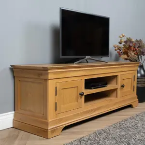 Elm Home and Gardens French Rustic Solid Oak Widescreen TV Cabinet Fully Assembled 139cm