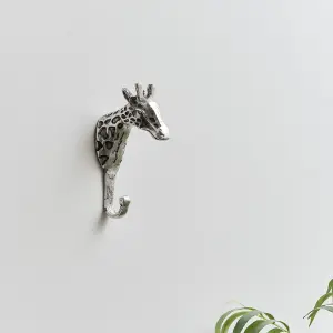 Melody Maison Set of 3 Silver Metal Giraffe Wall Hooks