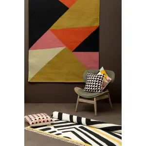 Bosie By Premier Villon Rug with Triangular Shapes Design