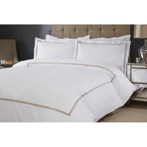 Ervin Linen Geometric Shapes Duvet Cover Set with Pillow Shams White/Gold / Kingsize - 2 Standard Pillowcases