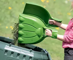 2x Leaf Grabs Grabber Hand Held Collector Gather Leaves Cleaning Garden Scoops