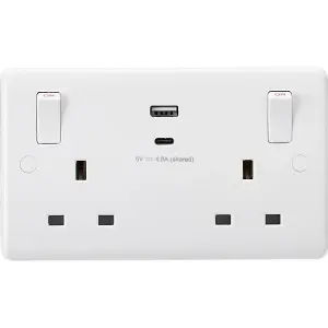 MLA Knightsbridge 13A 2G Switched Socket With Outboard Rockers And Dual USB A+C