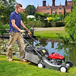 Honda HRD 536 QX 53cm Petrol Self-Propelled Lawnmower