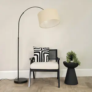 ValueLights Louis Black Arched Curved Floor Lamp with Natural Fabric Drum Lamp Shade