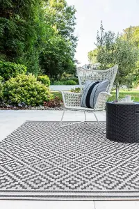 Black Outdoor Rug, Geometric Stain-Resistant Rug For Patio Decks Garden Balcony, 4mm Modern Outdoor Rug-66 X 240cm (Runner)