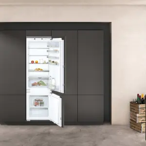 NEFF K16873FE0G 70:30 Integrated Fridge freezer