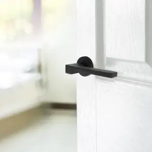 UNO-3 Door Handle Modern Matt Black Lever on Rose Internal Handles + 64mm Latch & Hinges