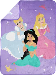 Disney Princess Hang Out 130 x 150cm Fluffy Throw Blanket