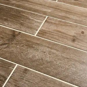 Colours Cotage wood Light brown Matt Wood effect Textured Porcelain Indoor Wall & floor Tile, Pack of 4, (L)1200mm (W)200mm