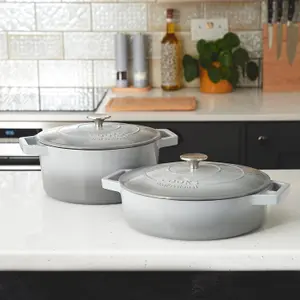 Cast Iron Casserole Set of 2 26cm & 28cm / 4.3L & 5.8L Dishes Oven Proof Enamelled Cast Iron Pans with Lids