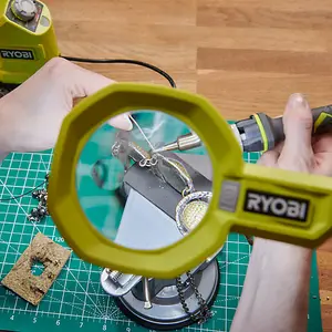 Ryobi ONE+ Magnifying Clamp Light 18V RML18-0 Tool Only - NO Battery & Charger Supplied