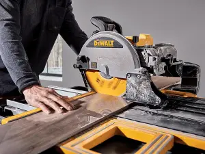 DEWALT D36000 110v Wet tile saw