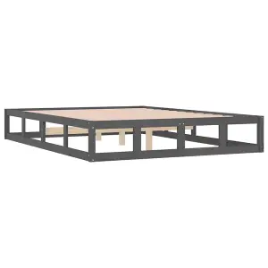 Berkfield Bed Frame Grey 135x190 cm Double Solid Wood