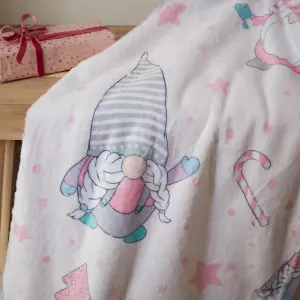 Catherine Lansfield Christmas Gnomes Fleece Cosy Blanket Throw Pink