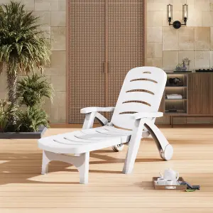 White Outdoor Plastic Foldable Garden Poolside Lounger Chair Adjustable Chaise Lounge Recliner with Wheels