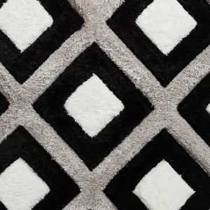 Black White Shaggy Modern Easy to Clean Geometric Rug For Dining Room -80cm X 150cm