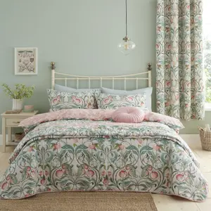 Catherine Lansfield Bedding Clarence Floral Duvet Cover Set with Pillowcases Natural / Green