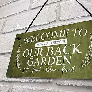 Red Ocean BACK GARDEN Sign Hanging Wall Shed Plaque Rustic Friendship Gift Home Sign